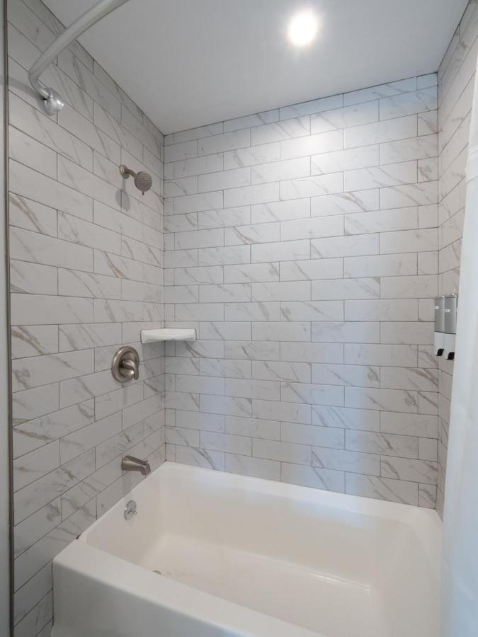 Long Beach Suites Gloucester Buitenkant foto