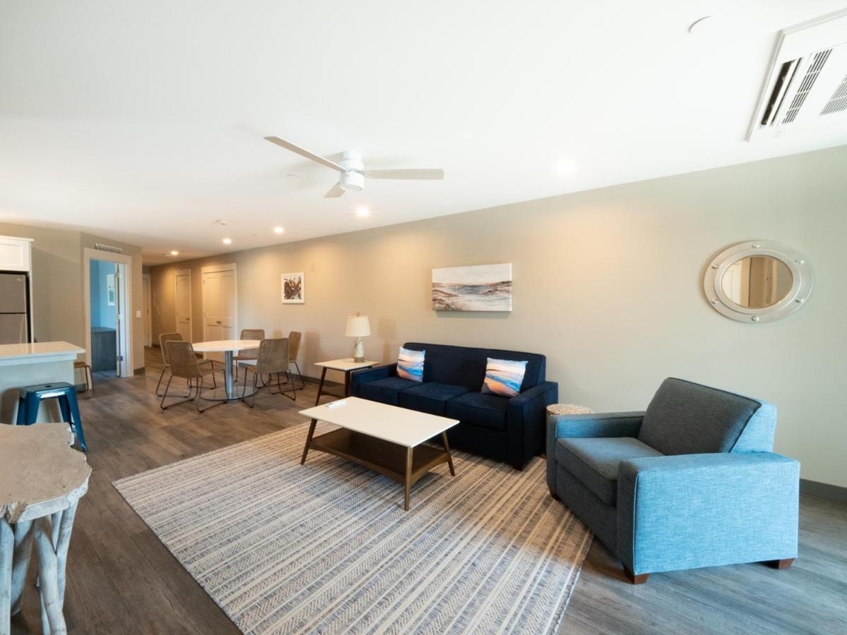 Long Beach Suites Gloucester Buitenkant foto
